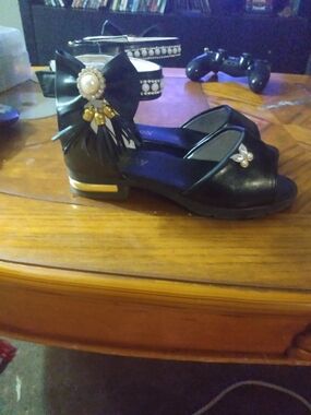 Black Embellished Bow Open-Toe Girls Sandals